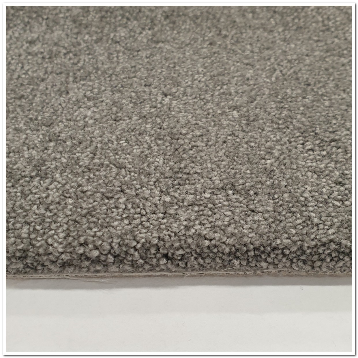 Heltäckningsmatta Carisma 75 400cm, Grå