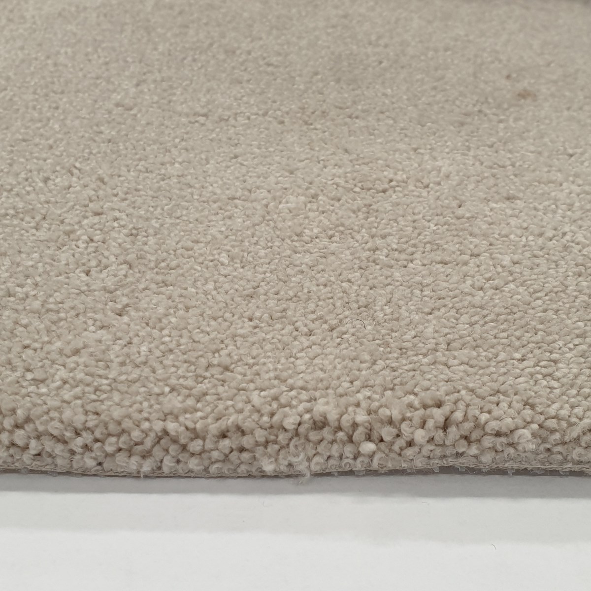 Heltäckningsmatta Carisma 74 400cm, Beige