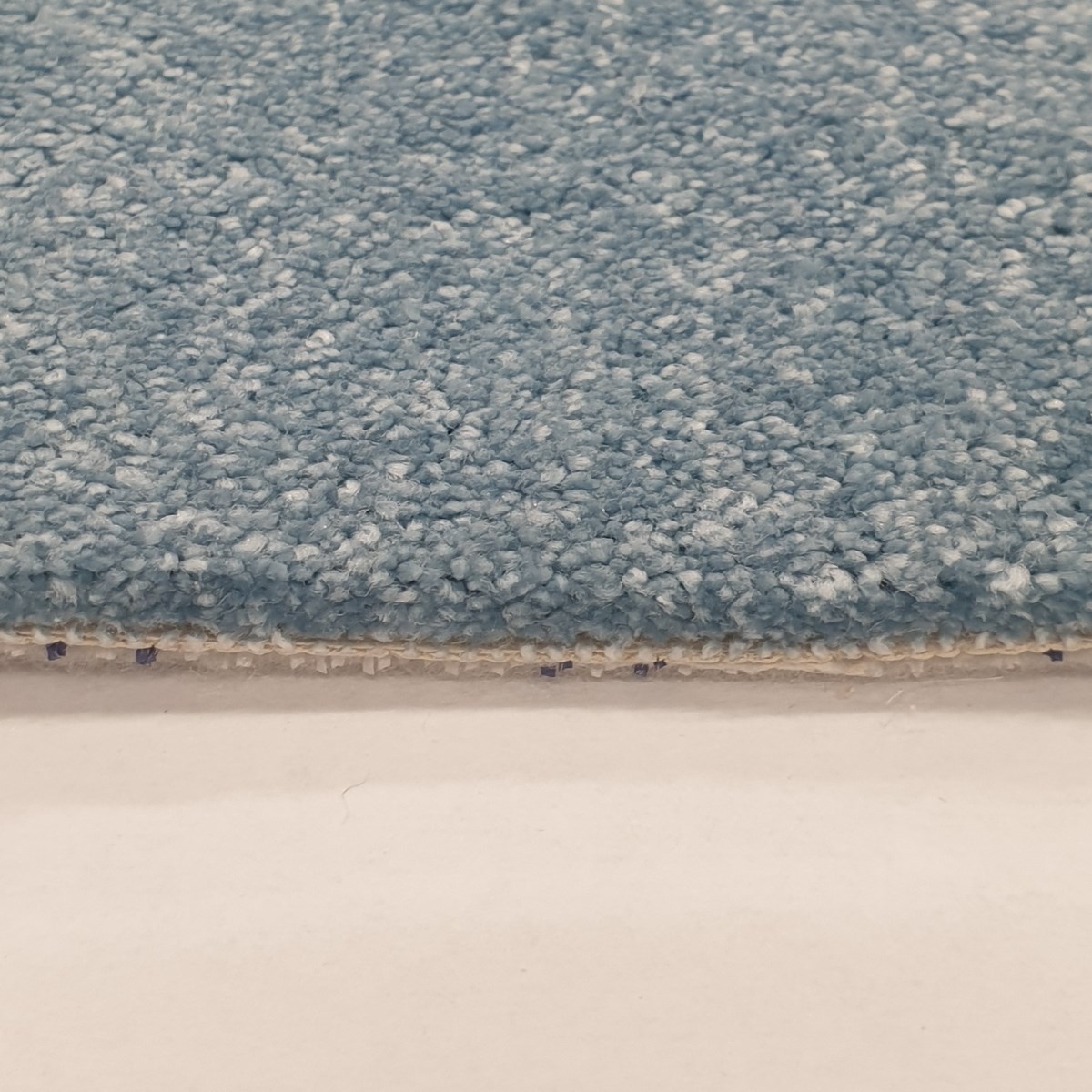 Heltäckningsmatta Veneto 73 400cm, Ljusblå