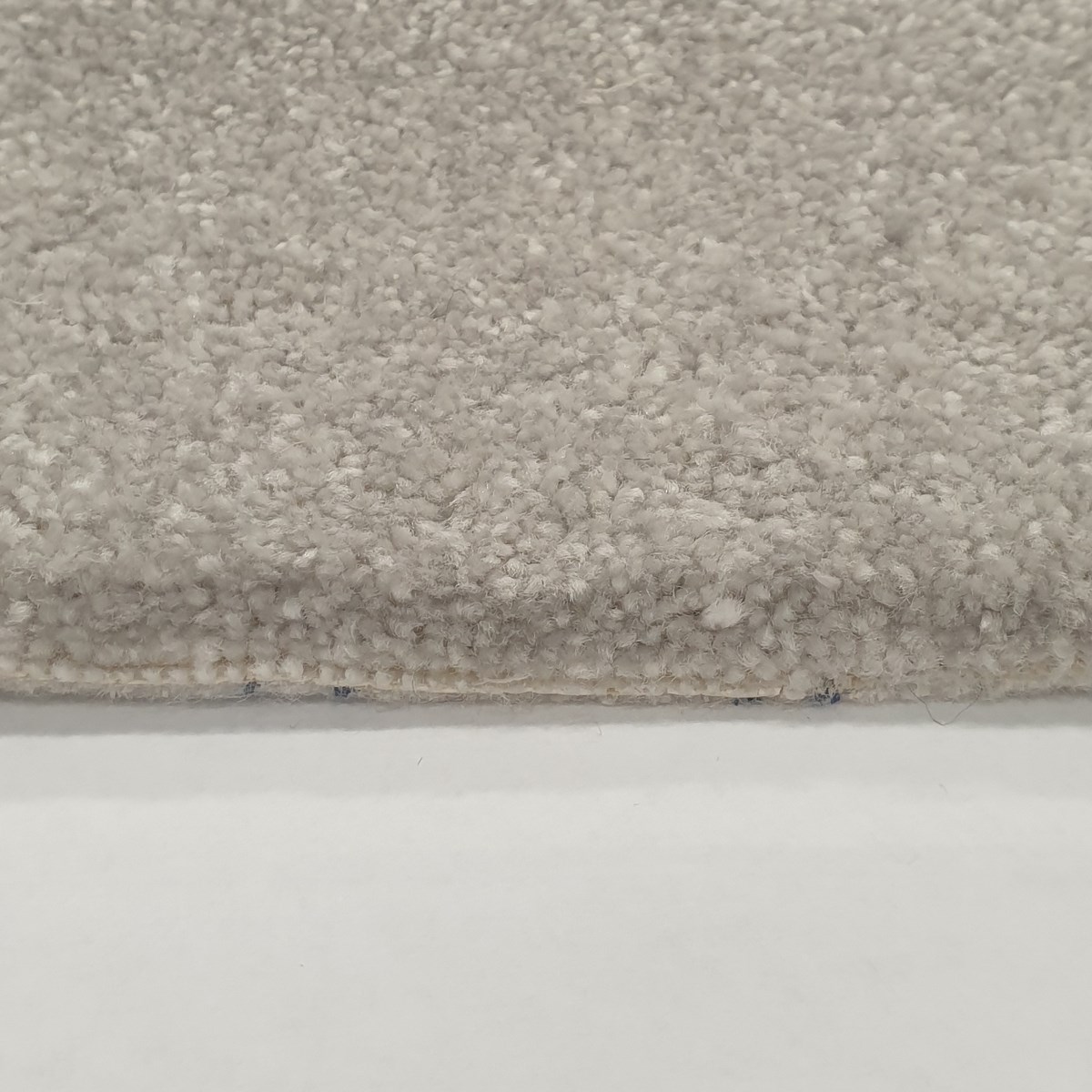 Heltäckningsmatta Veneto 92 400cm, Ljusgrå