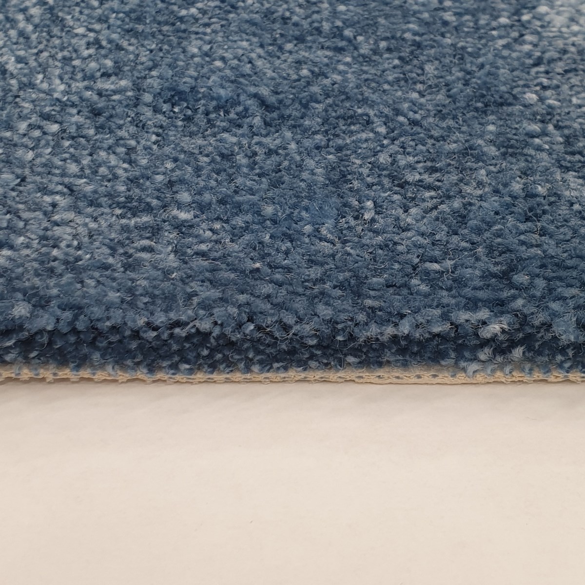 Heltäckningsmatta Chanel 418 400cm, Ljusblå