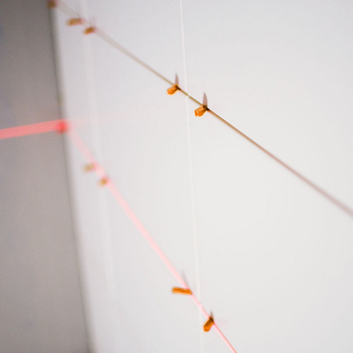 Kakelkil Plast/röd 30mm 100st