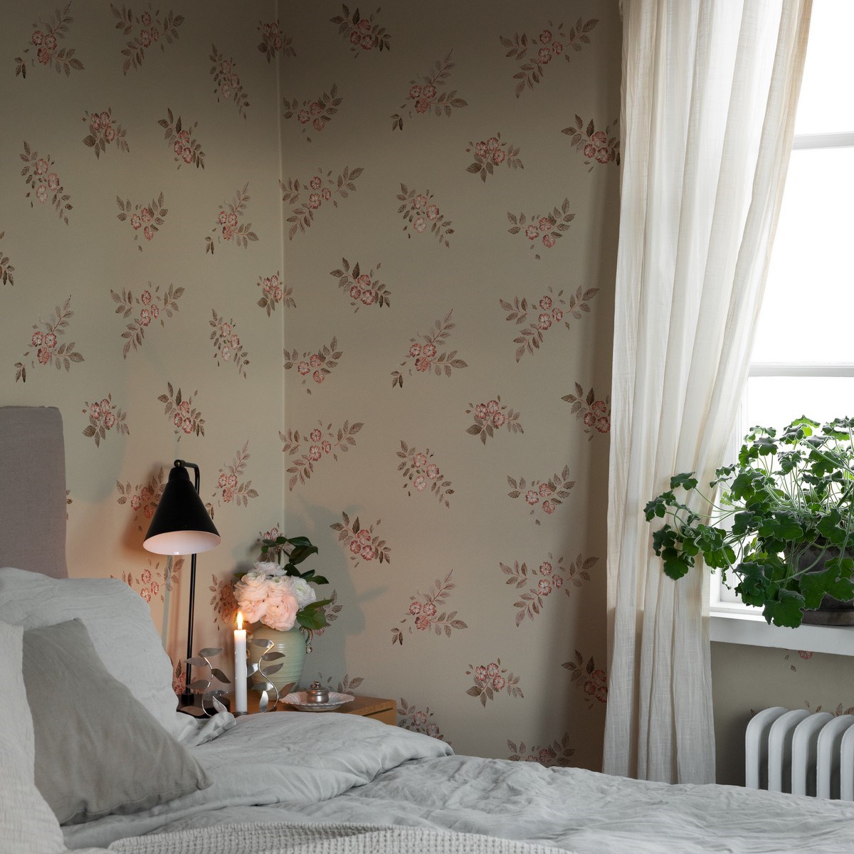 Tapet Rosenlycka Nyponros 43113