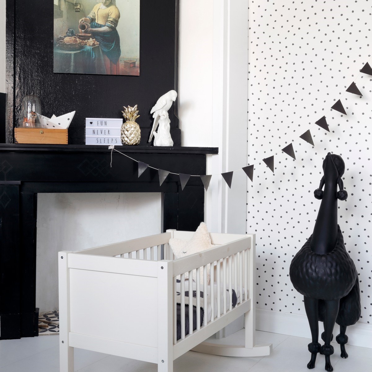 Tapet Little Bandits, Black & White With A Splash Of Gold 138934