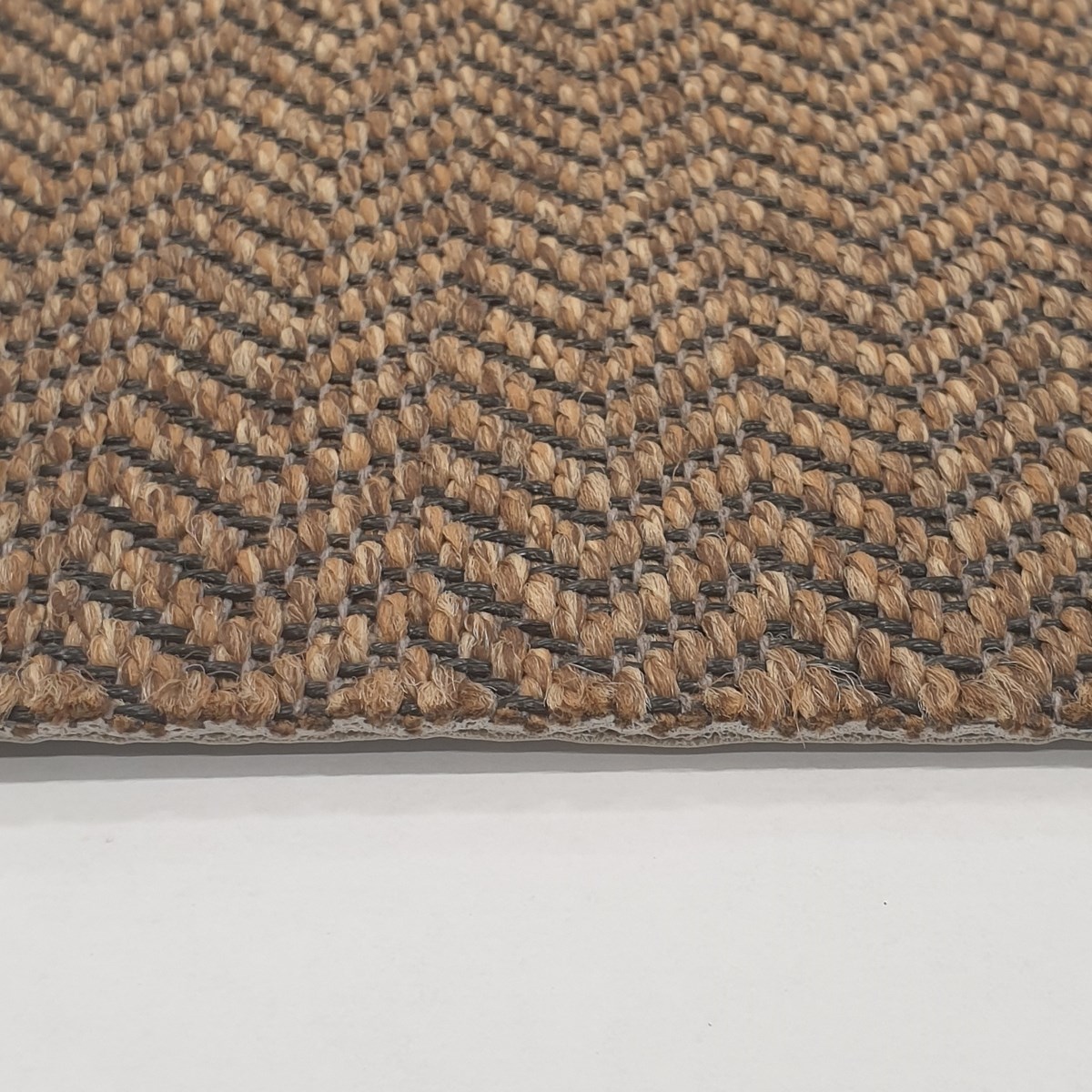 Heltäckningsmatta Herringbone 16 400cm, Ljusbeige