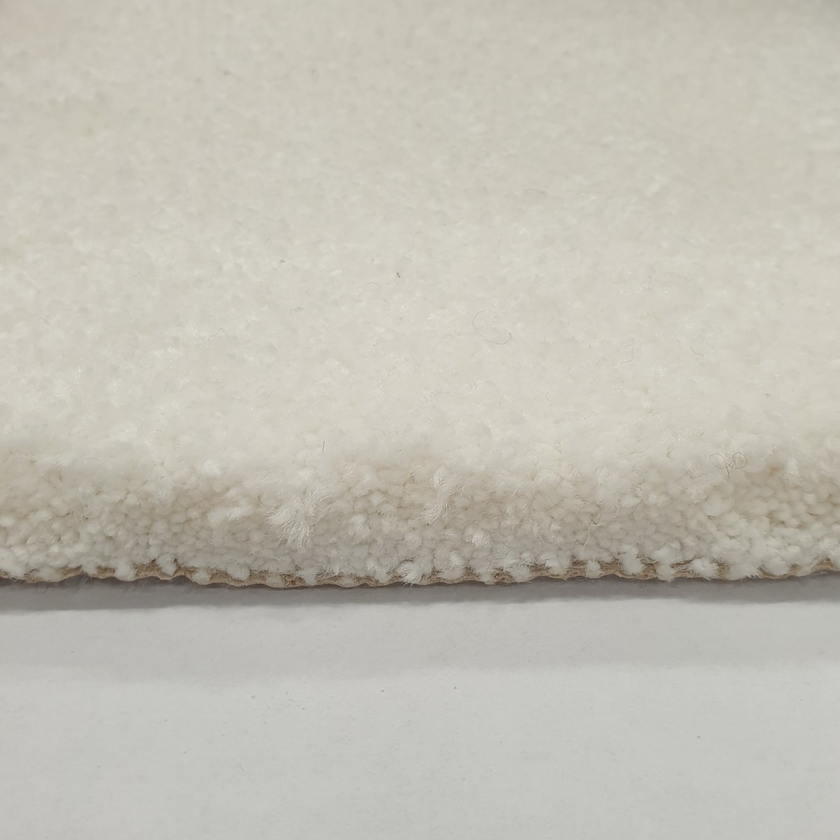 Heltäckningsmatta Majesty 601 400cm, Vit