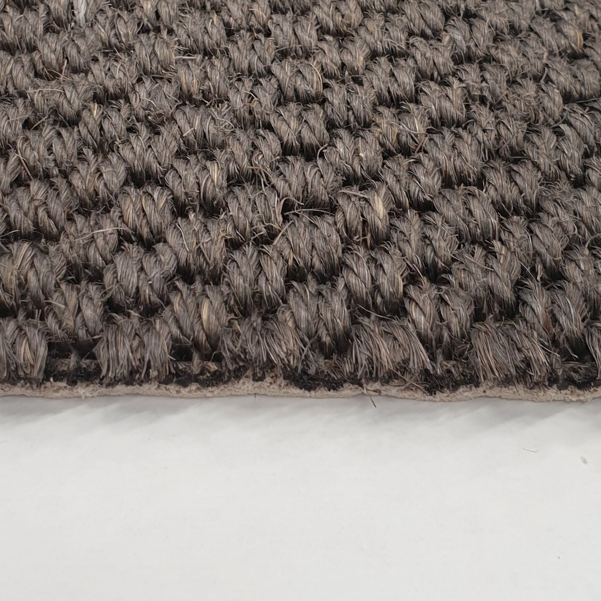 Heltäckningsmatta Sisal Hampa 9004 400cm, Mörkgrå