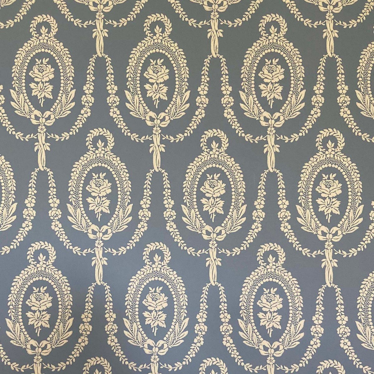 Tapet Modern Classics II Rosmedaljong 352-64