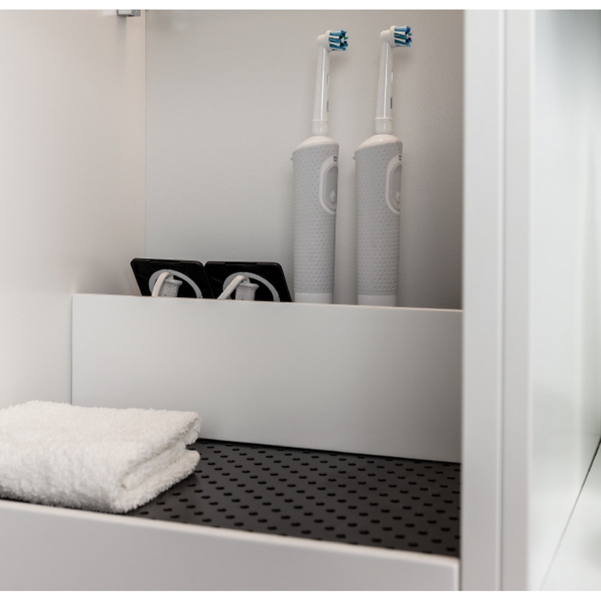 Laddstation Högskåp 35cm, Vit