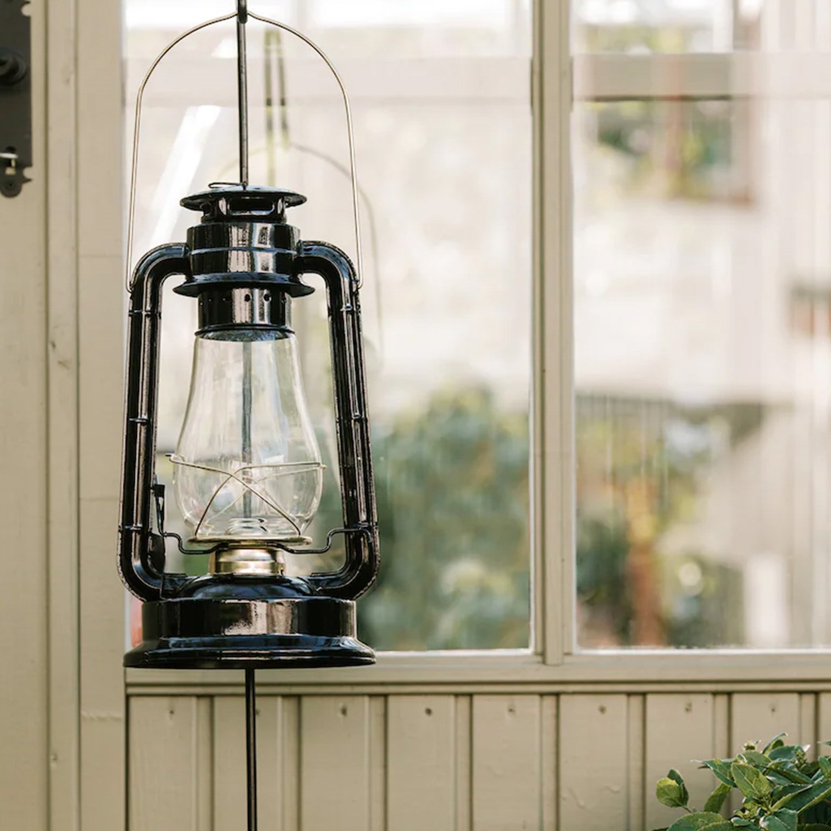 Stormlykta Stor Svart/mässing