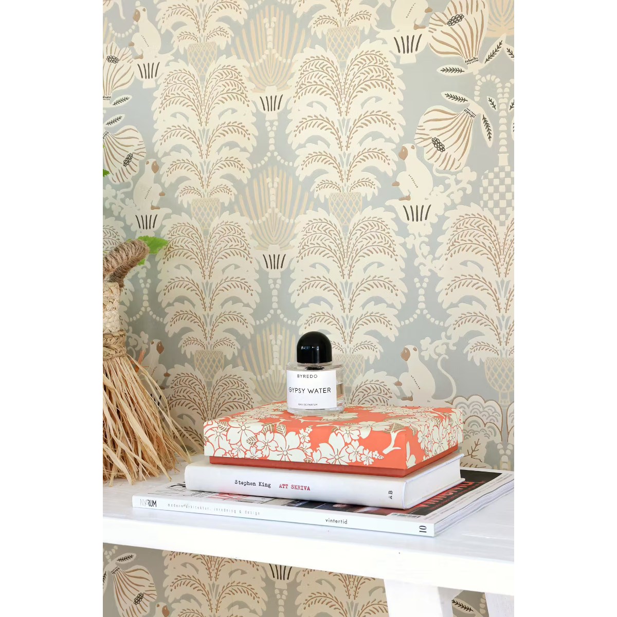 Tapet Hello Monkey Pale Sage Green